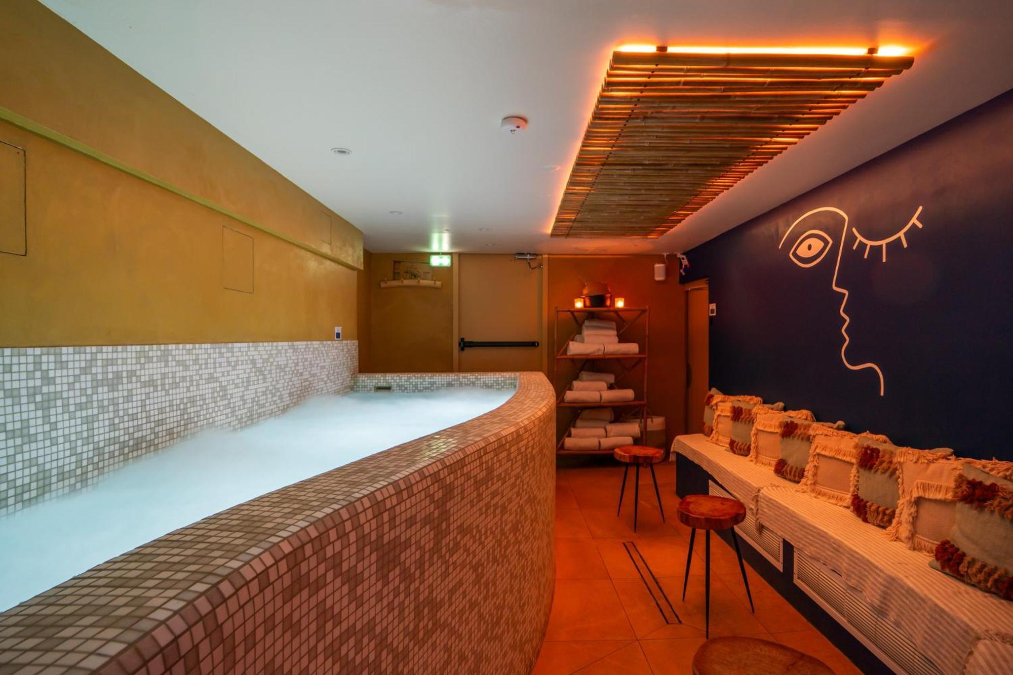 La Finca Hotel & Spa Paris Eksteriør bilde